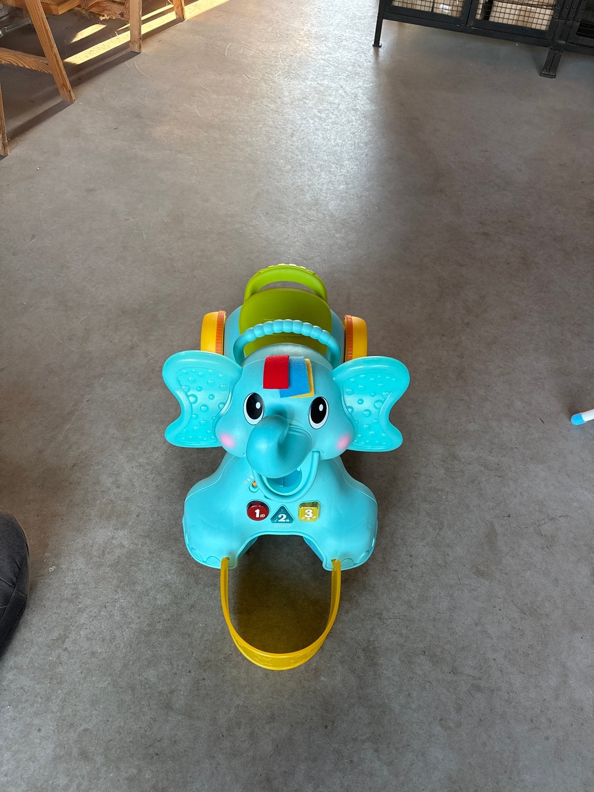 Fisher-Price Olifant Loopwagen met Ballen en Geluid, Ophalen of Verzenden, Gebruikt, Overige typen, Met geluid