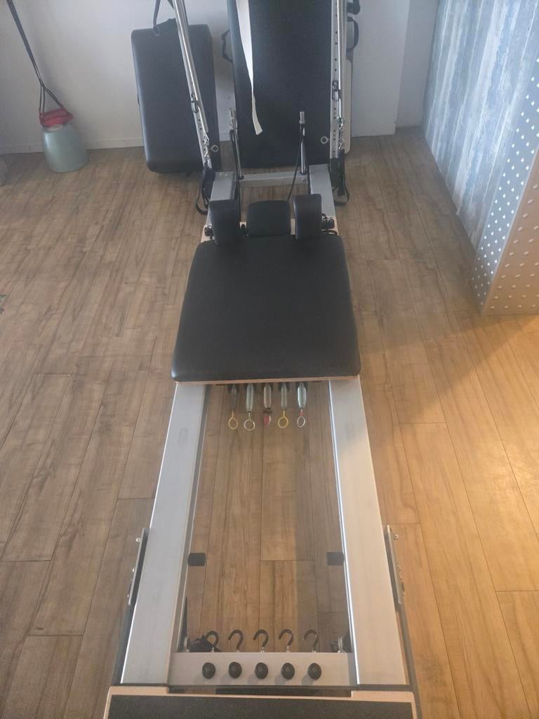 Pilates Reformer met toren gebruikt studio kwaliteit, Ophalen, Gebruikt