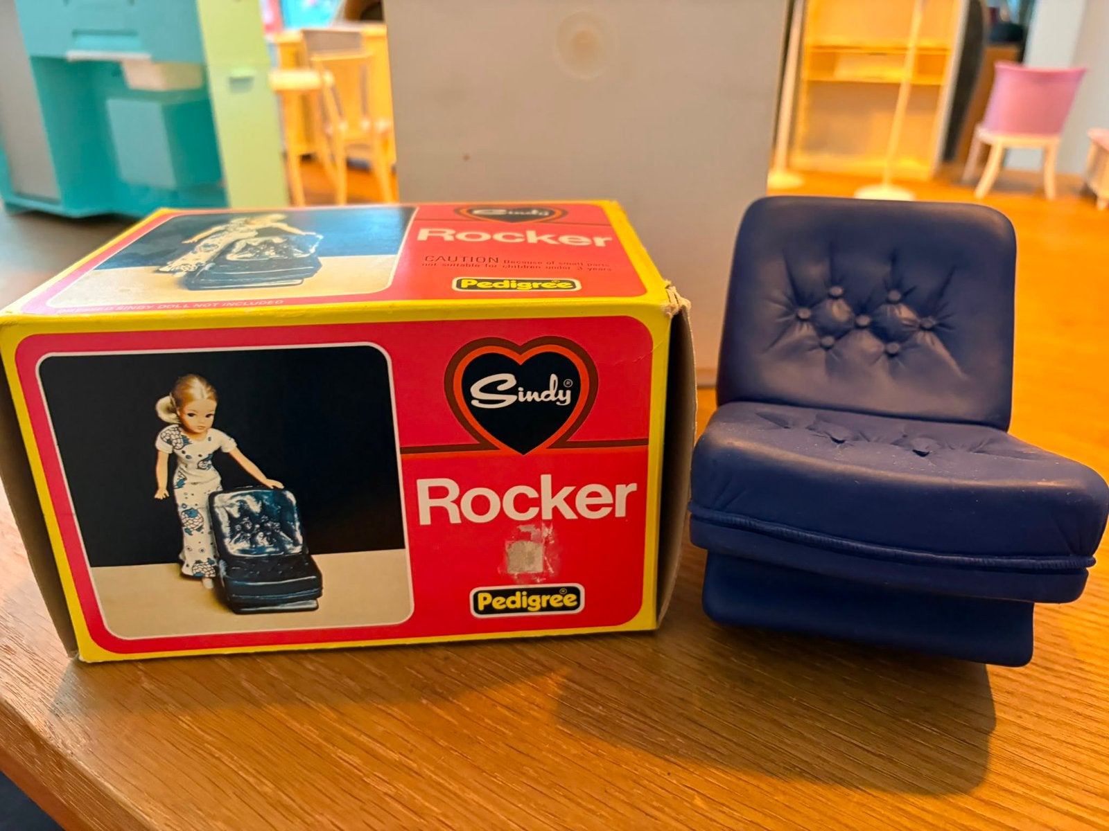 Sindy Pedigree Rocker stoel in originele doos (voor Barbie), Ophalen of Verzenden, Zo goed als nieuw, Accessoires
