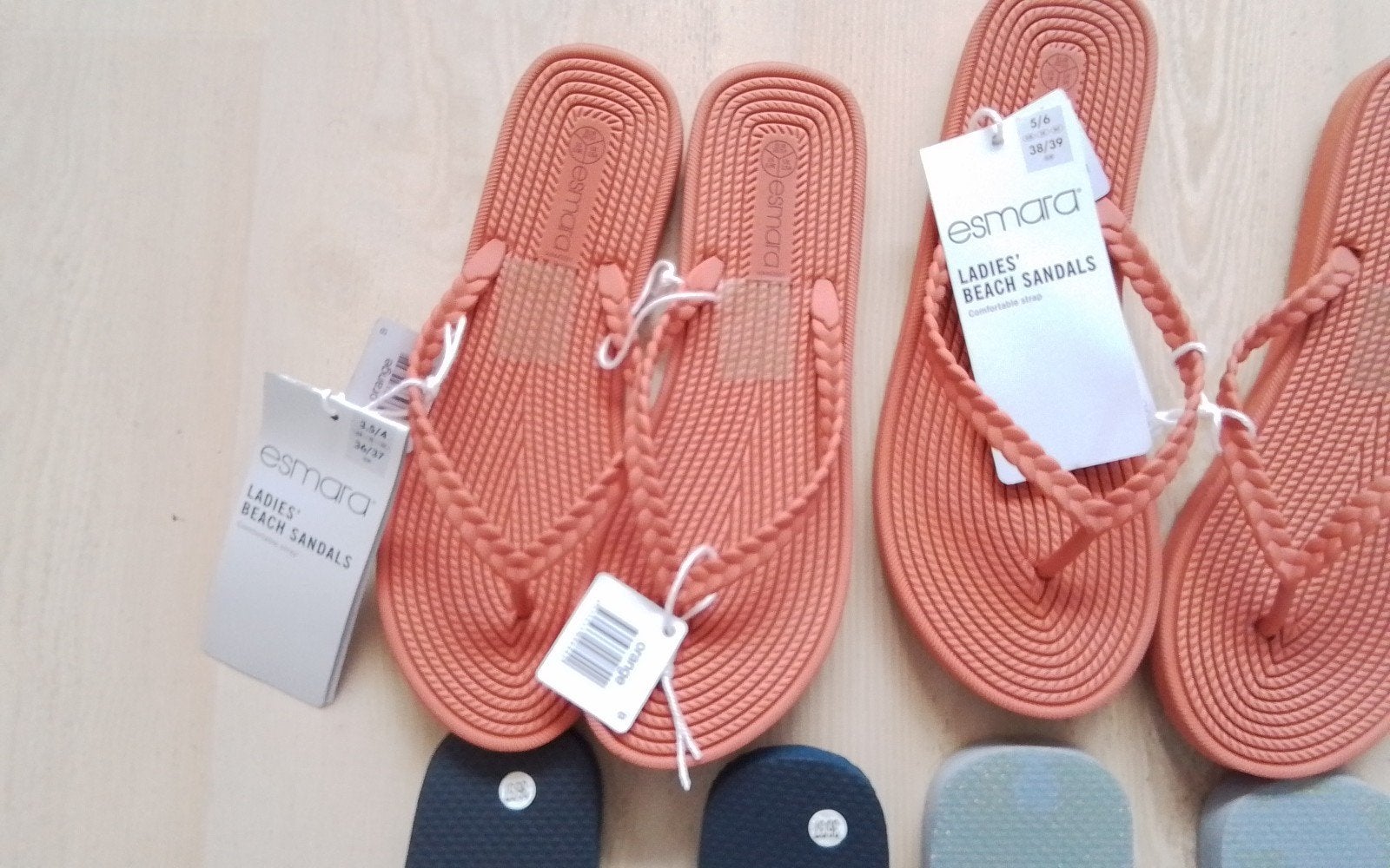 Nieuwe  teenslippers  maat 36 en 37, Kleding | Dames, Schoenen, Ophalen of Verzenden, Nieuw