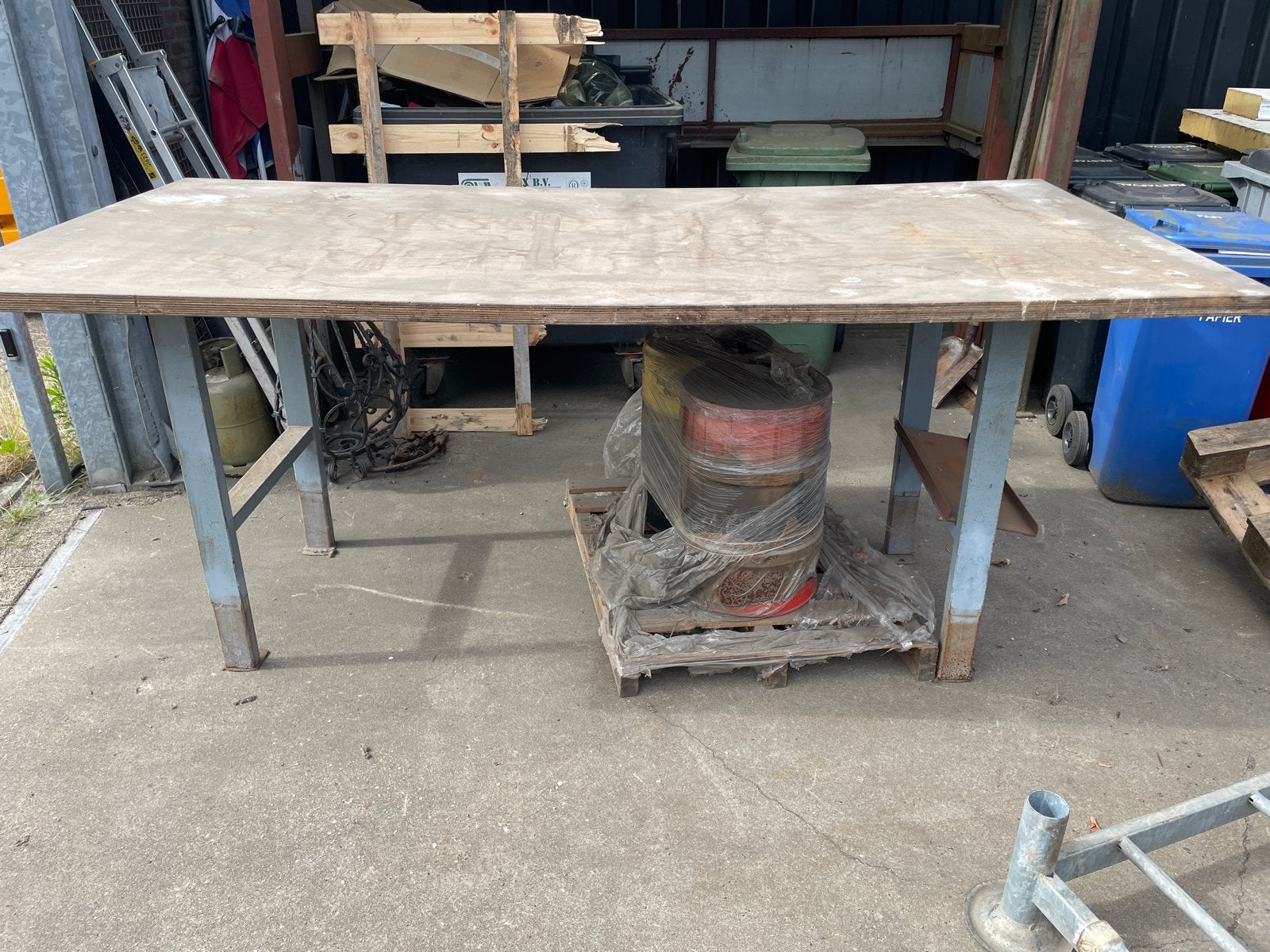 Robuuste werkbank met houten blad - 250x120 cm, Huis en Inrichting, Tafels | Eettafels, Ophalen, Gebruikt