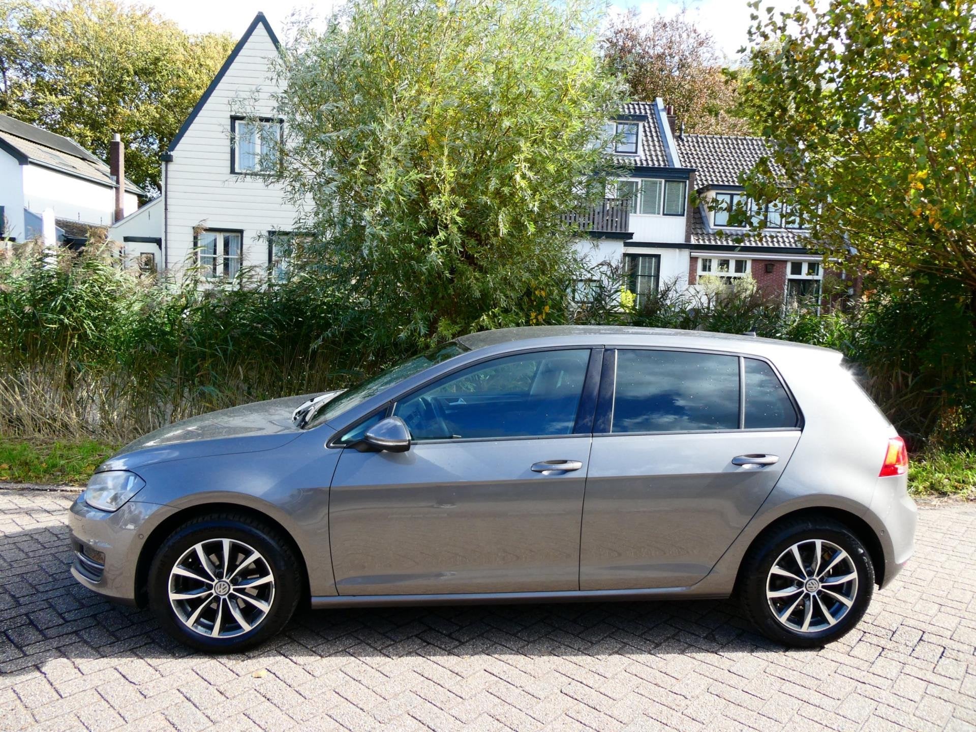 Volkswagen Golf 1.2 TSI 110pk 5-deurs Clima Cruise Navi PDC, Voorwielaandrijving, Stof, Gebruikt, Euro 6