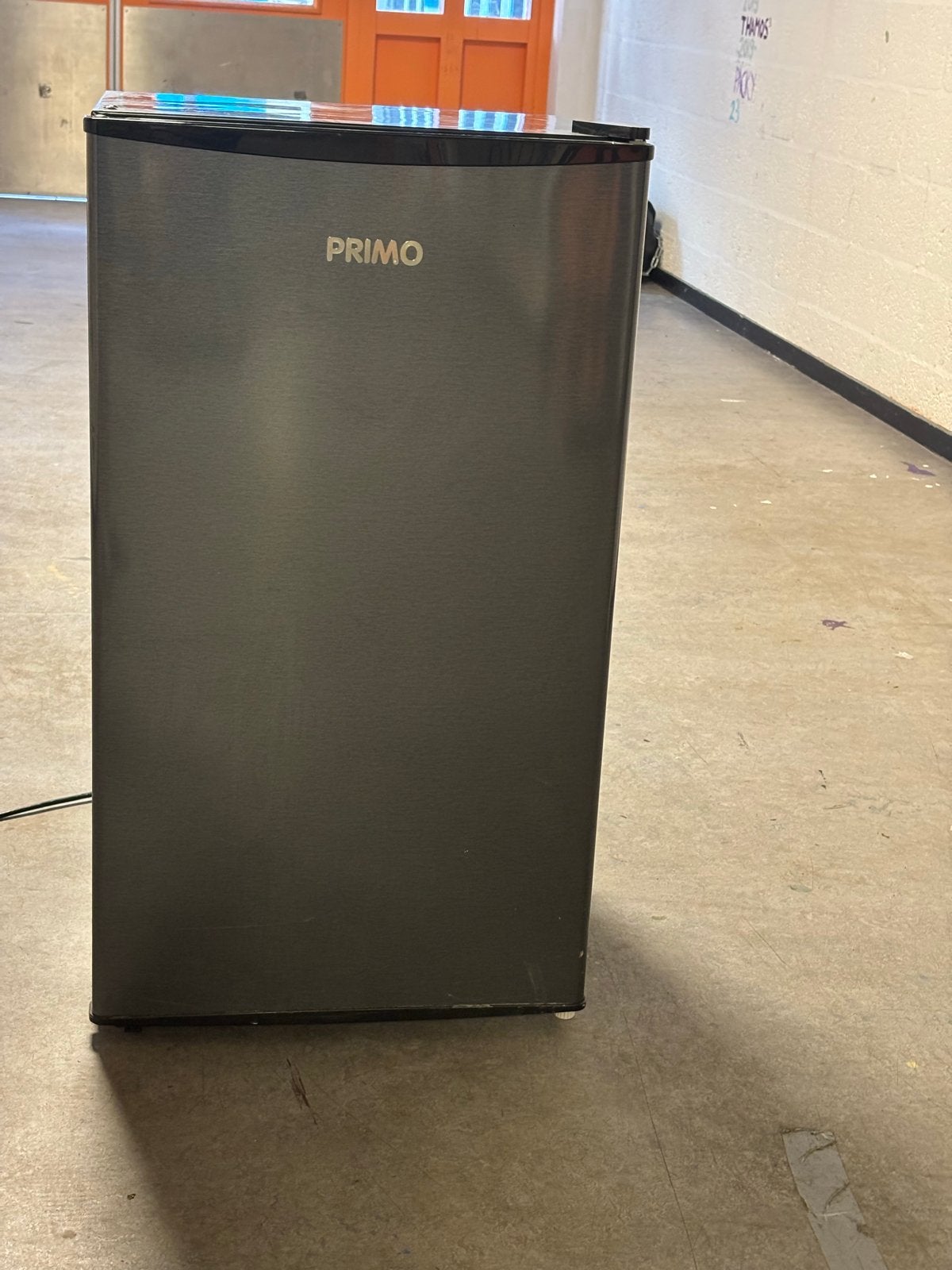 Primo PR145FR Koelkast – Stijlvol Zwart & In Topstaat!, Witgoed en Apparatuur, Koelkasten en IJskasten, Ophalen, Zo goed als nieuw