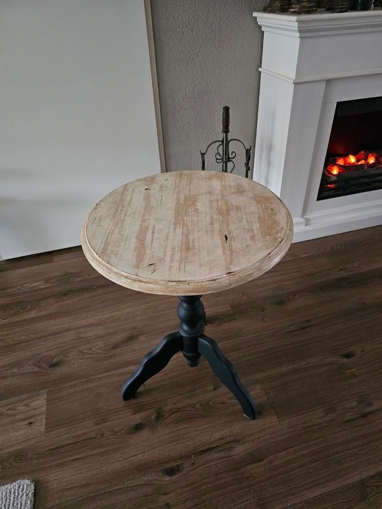 Wijntafeltje te koop, Huis en Inrichting, Tafels | Bijzettafels, Ophalen of Verzenden, Rond, Minder dan 55 cm, 45 tot 60 cm