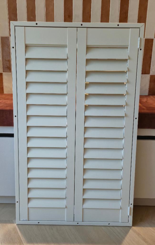 Zo goed als nieuwe Veneta shutters in mooie zandkleur!, Ophalen, 100 tot 150 cm, 50 tot 100 cm, Zo goed als nieuw