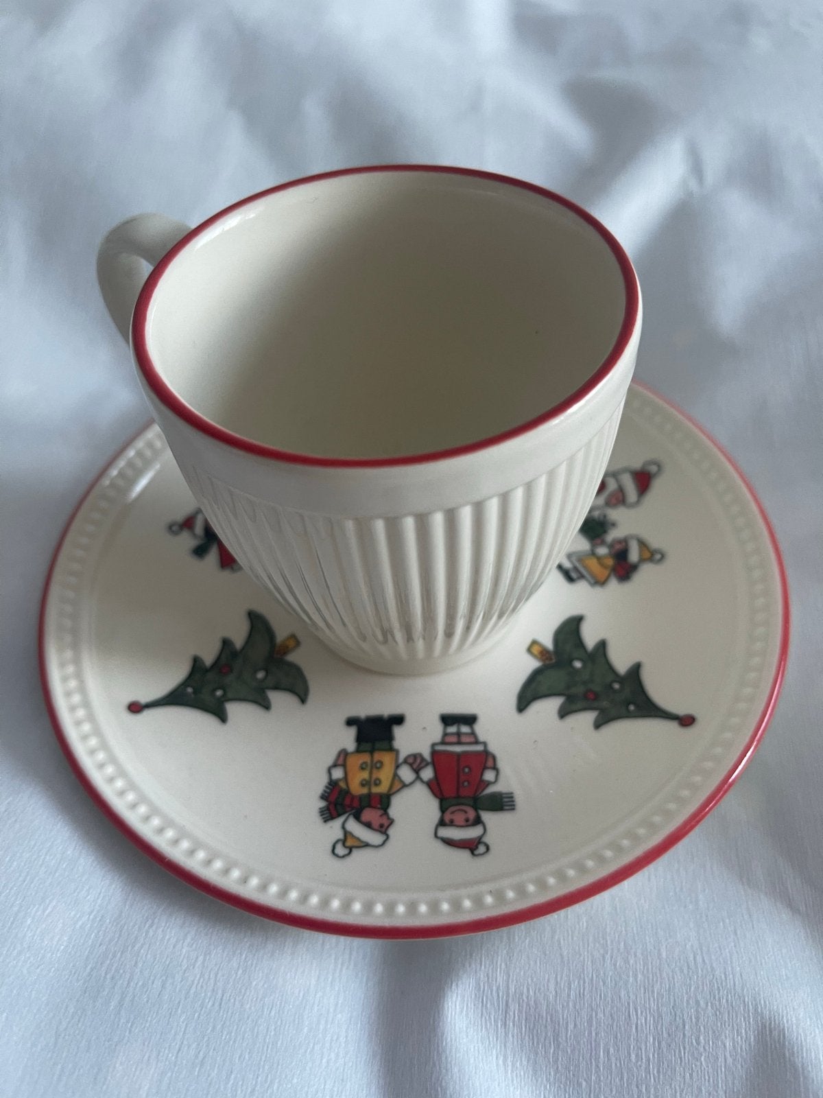 Wedgwood Windsor Christmas Kop en Schotel, Huis en Inrichting, Keuken | Servies, Klassiek, Ophalen of Verzenden, Zo goed als nieuw