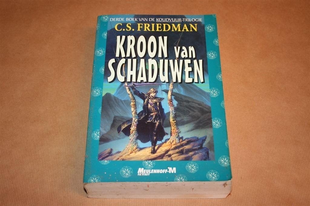 Kroon van schaduwen - C.S. Friedman, Boeken, Ophalen of Verzenden, Gelezen