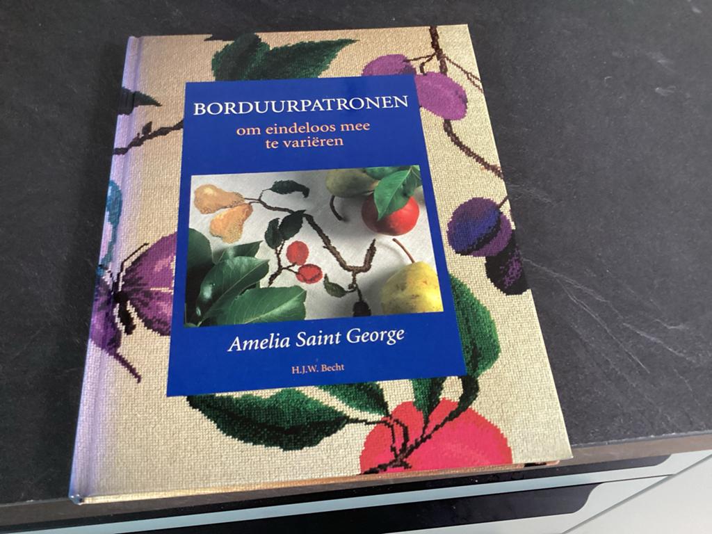 Borduurpatronen om eindeloos mee te variëren, Ophalen of Verzenden, Zo goed als nieuw, Handborduren, Patroon