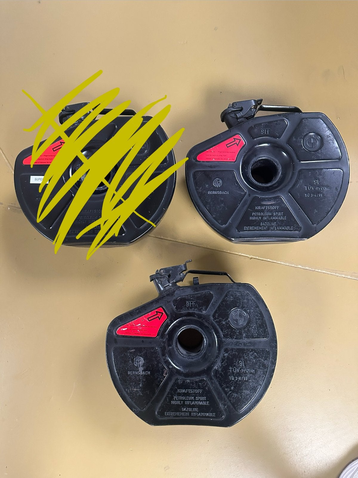 2x Bmw e30 e28 e10 e36 reservetank jerrycan 9L van bmw, Auto-onderdelen, Ophalen, Nieuw, BMW