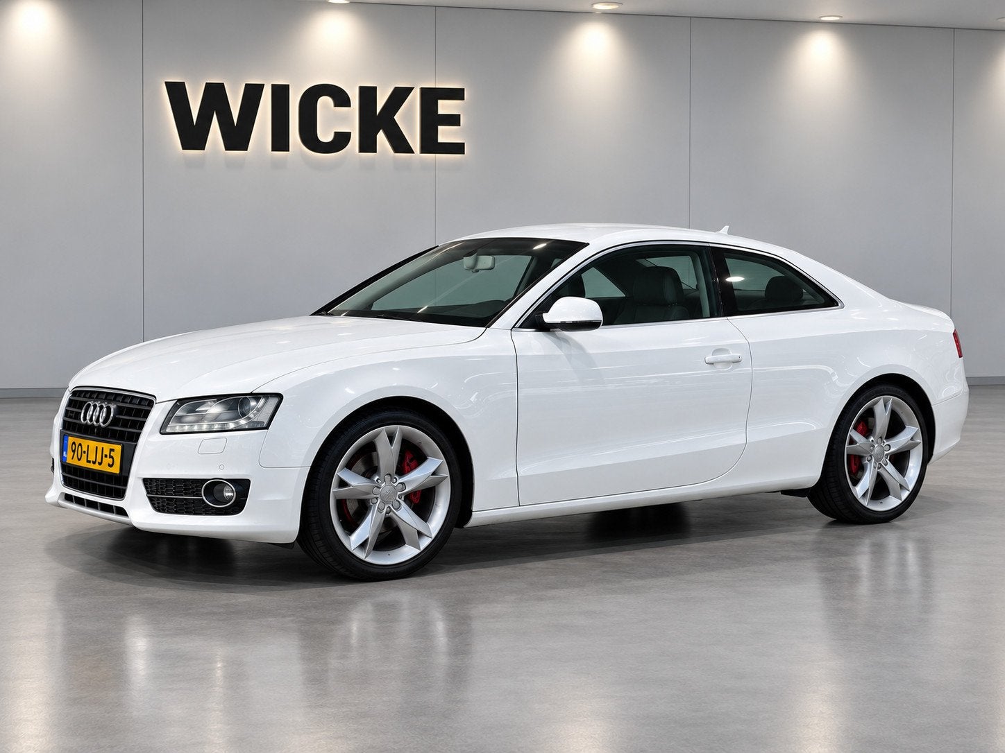 Audi A5 Coupé 2.0 TFSI Pro Line 180 PK Automaat Xenon Navig, Auto's, Euro 5, Stof, Gebruikt, Zwart
