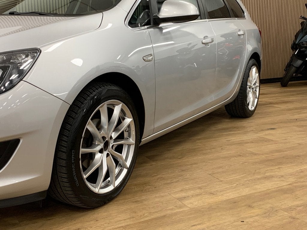 Opel Astra Sports Tourer 1.4 Turbo Blitz|137000KM|Navigatie|, Auto's, Opel, Stof, Gebruikt, 4 cilinders, Origineel Nederlands