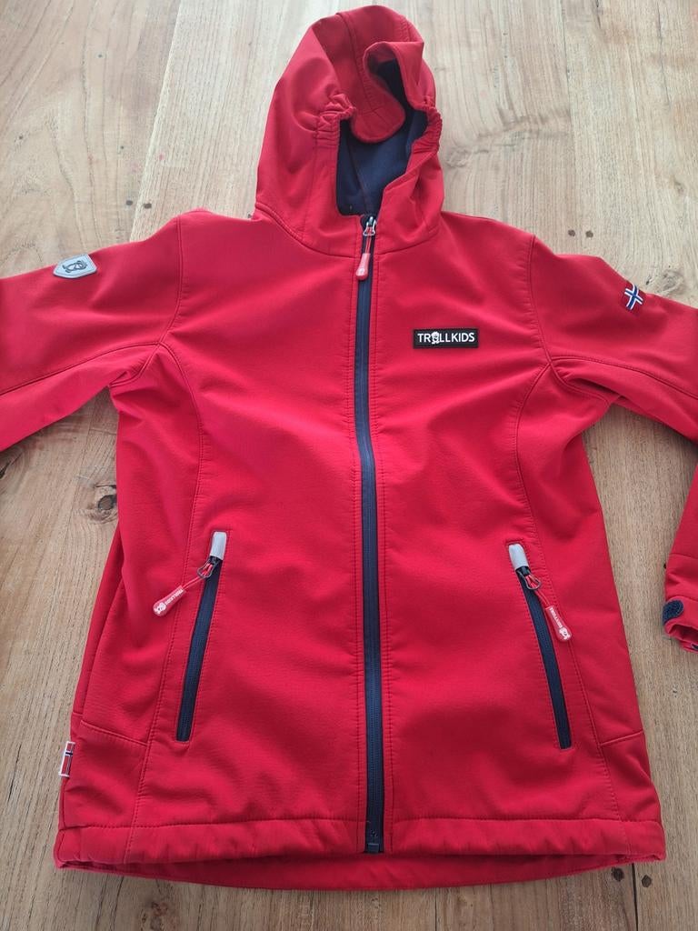 Trollkids Softshell Jas Rood Maat 152, Jongen of Meisje, Trollkids, Ophalen of Verzenden, Zo goed als nieuw
