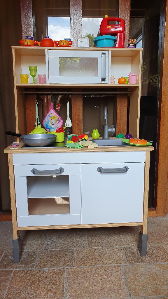 Ikea speelkeuken z..g.a.n. inkl. mixer (werkt!), pannen,, Ophalen, Zo goed als nieuw, Hout, Speelkeuken