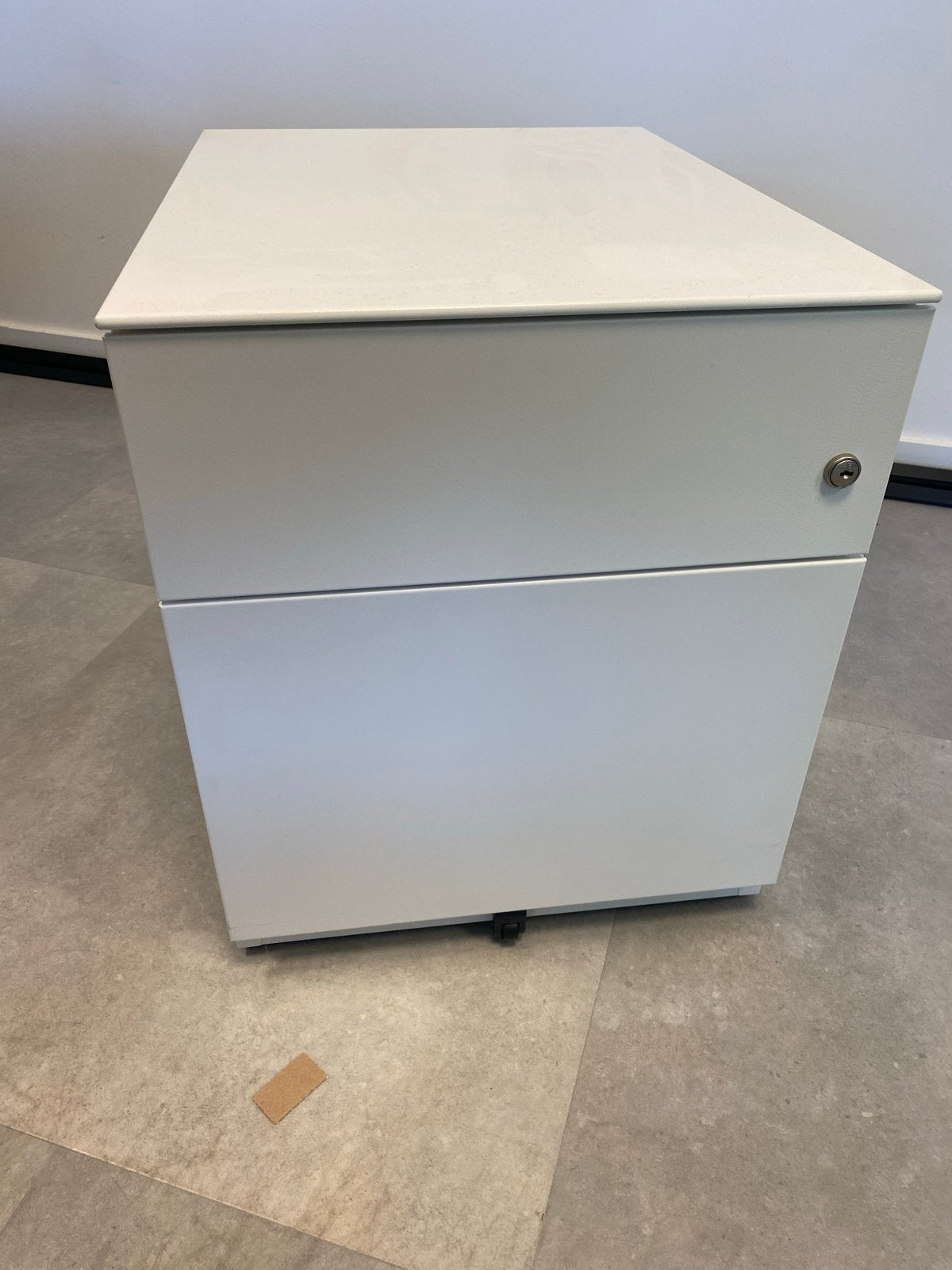 Witte metalen ladeblok met slot, Huis en Inrichting, Kasten | Ladekasten, Ophalen, Minder dan 50 cm, Gebruikt, 1 of 2 laden