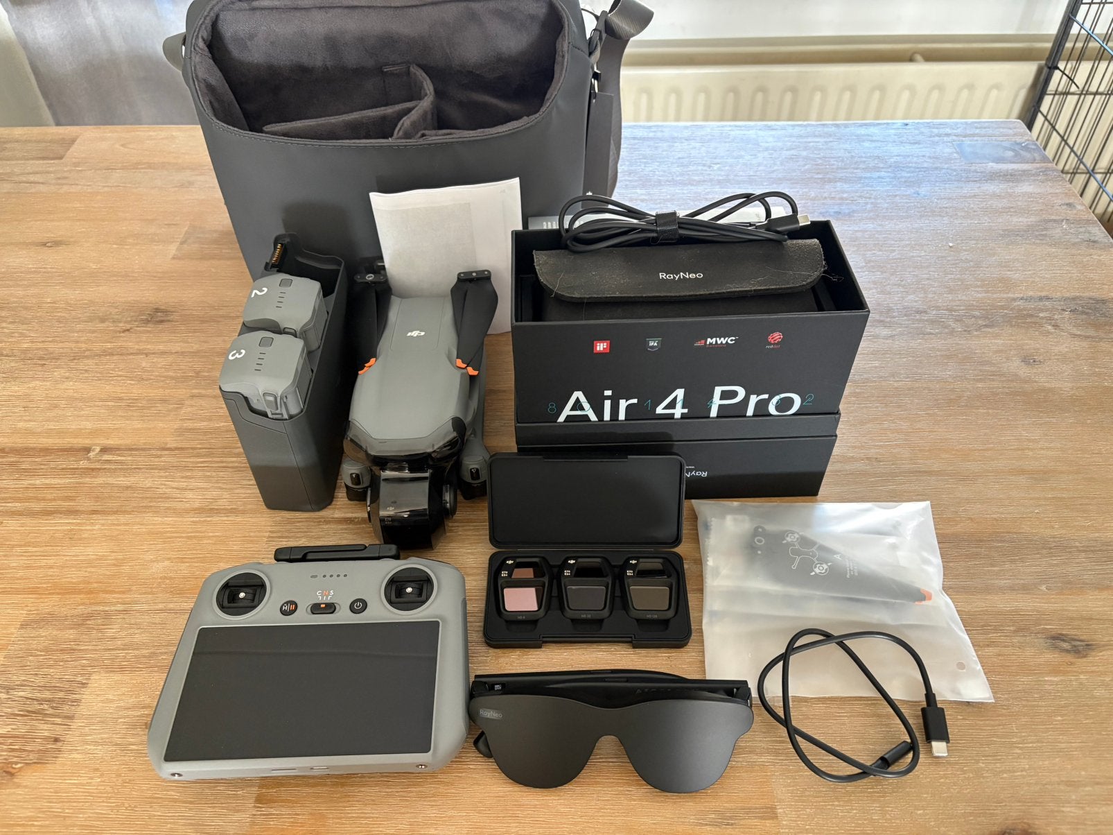 Dji Air 3s fly more + ray neo air 4 pro, Ophalen of Verzenden, Zo goed als nieuw