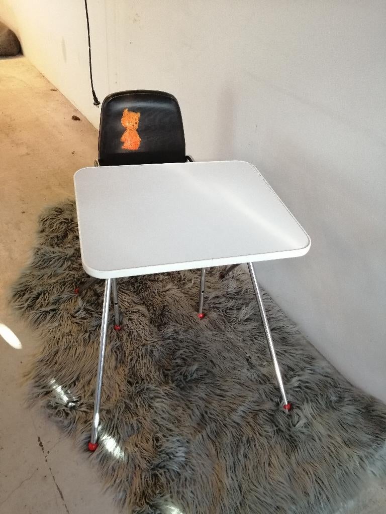 kinder tafel + stoel, Ophalen, Gebruikt, Tafel(s) en Stoel(en)