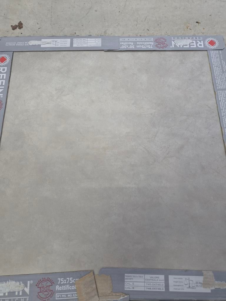 24 betonlook tegels 75x75cm, 13.5m2, Ophalen of Verzenden
