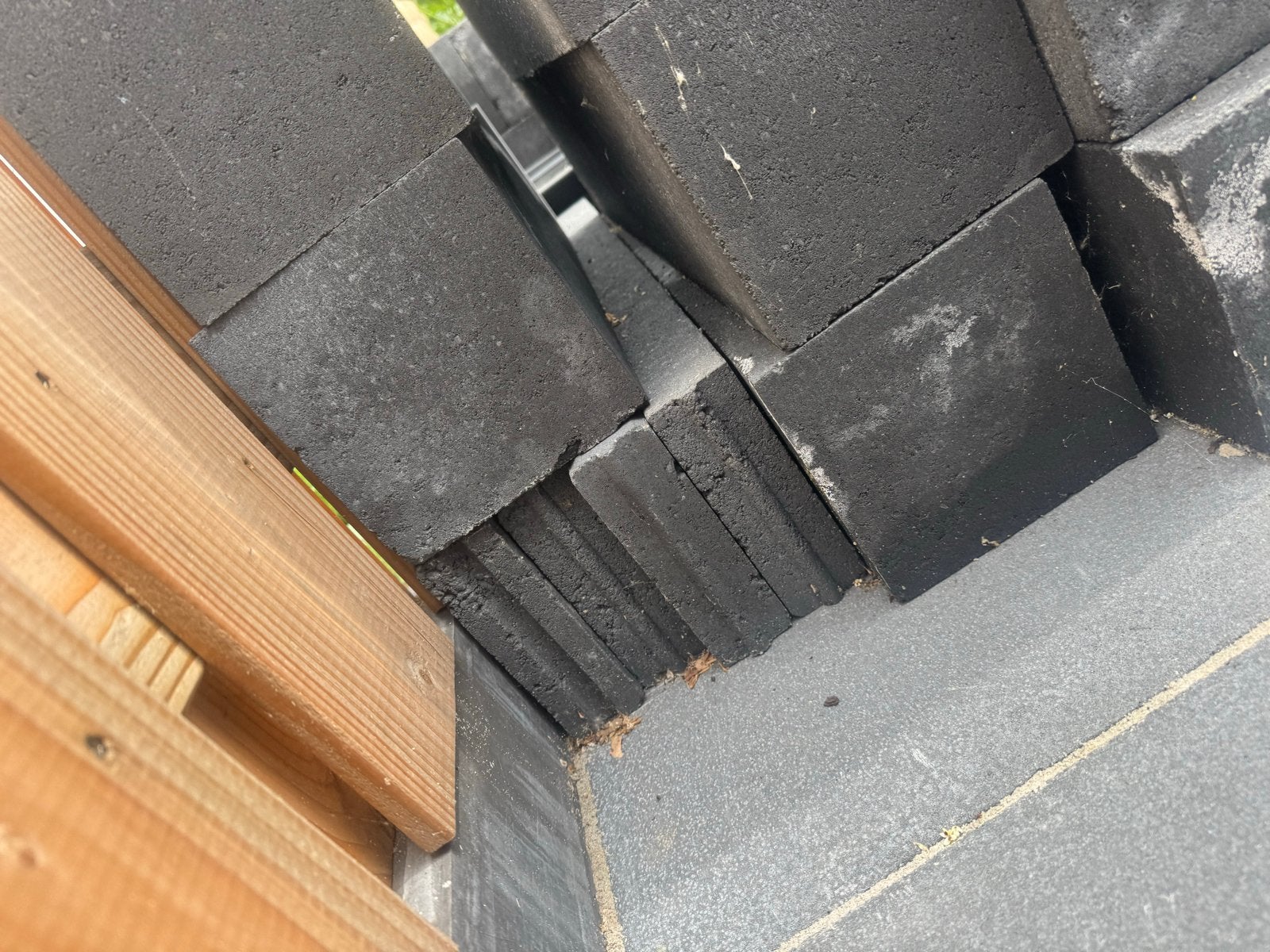 Opsluitbandjes antraciet 100x15x5 cm - 4 stuks (nieuw), Tuin en Terras, Tegels en Klinkers, Ophalen, Nieuw, Beton, Overige typen