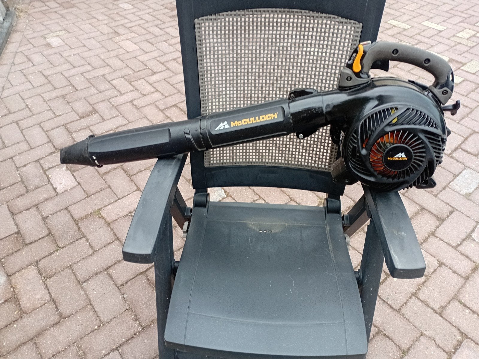 McCulloch GBV 345 Bladblazer - Benzine, Tuin en Terras, Bladblazers, Ophalen, Benzine, Gebruikt, Handgedragen