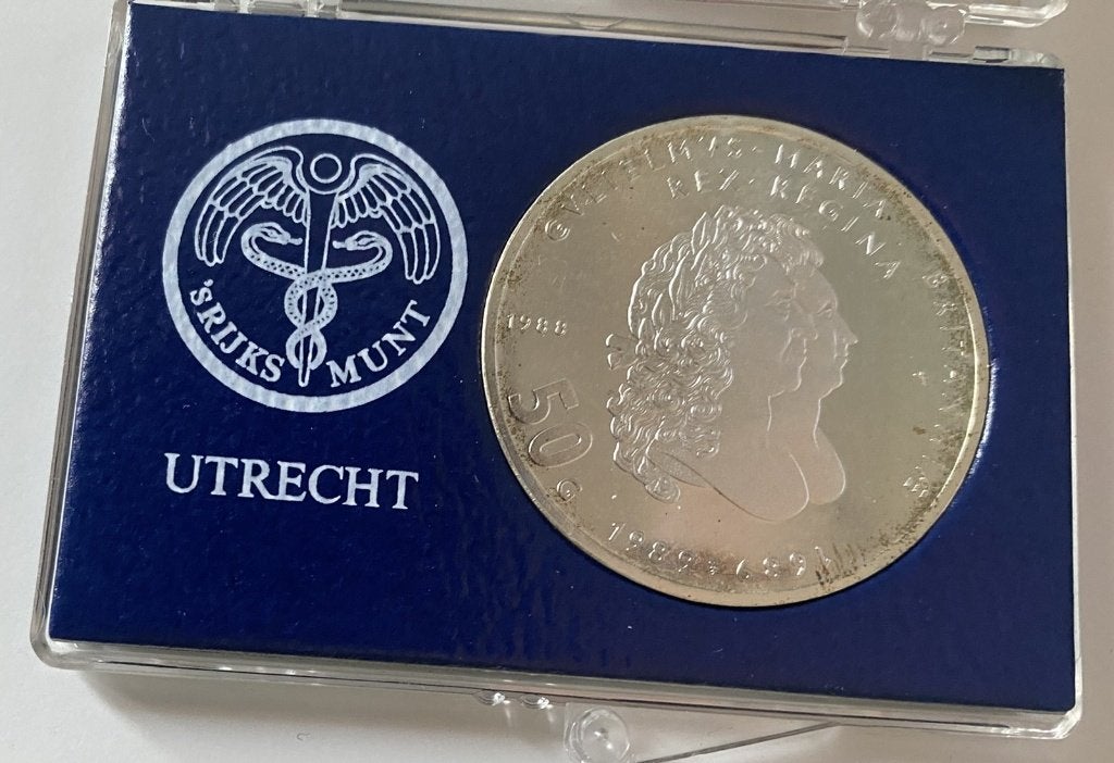 Zilveren 50 Gulden Munt 1988 Willem & Mary FDC compleet, Postzegels en Munten, Koningin Beatrix, Zilver, Ophalen of Verzenden