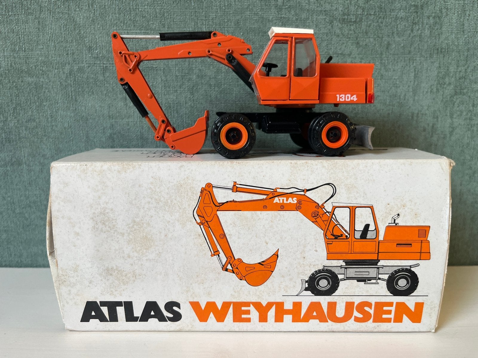Atlas 1304, Ophalen of Verzenden, Zo goed als nieuw, Bus of Vrachtwagen