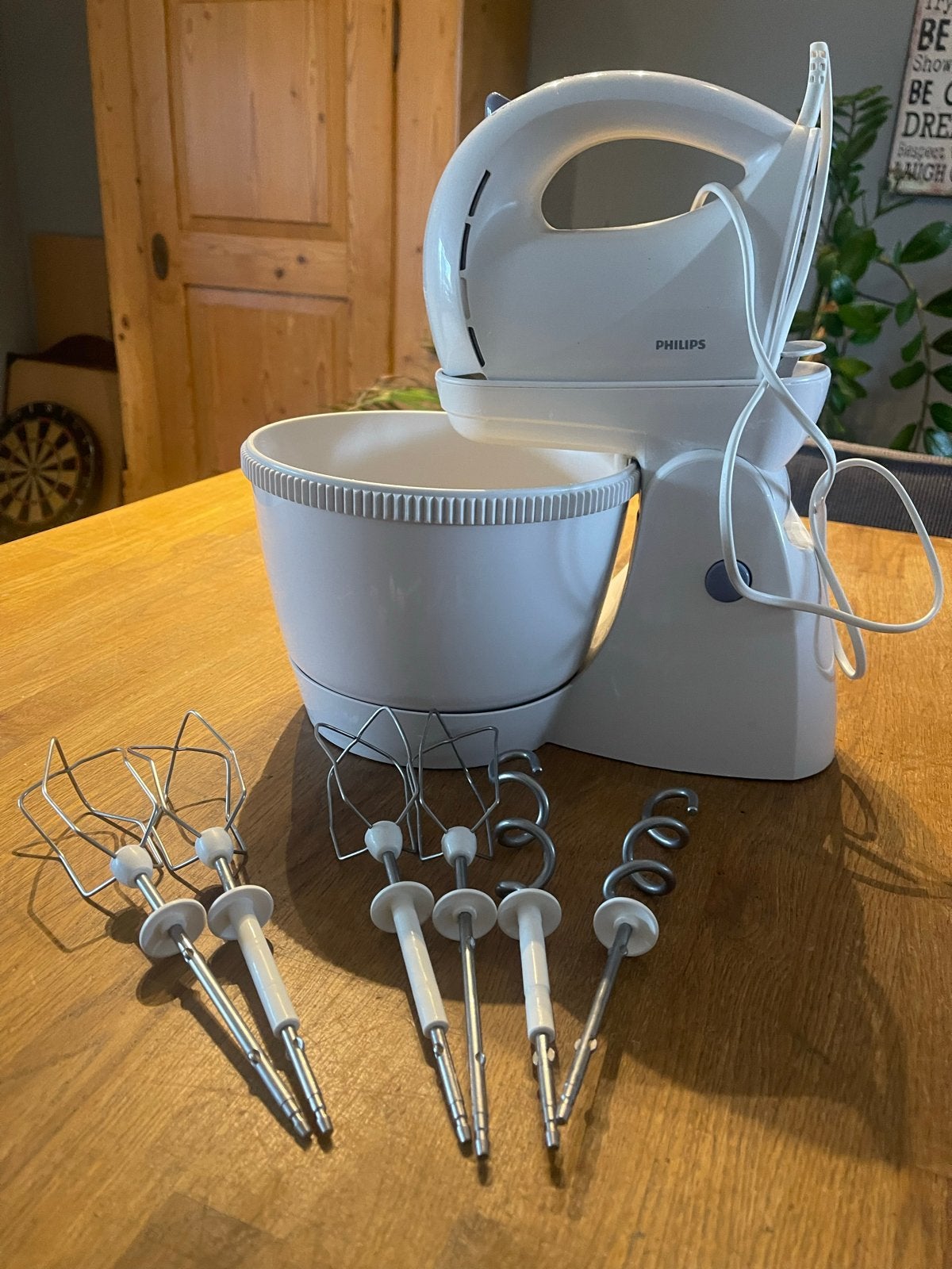 Philips Handmixer met kom en diverse kloppers, Witgoed en Apparatuur, 2 tot 3 liter, Ophalen of Verzenden, Zo goed als nieuw, 3 snelheden of meer