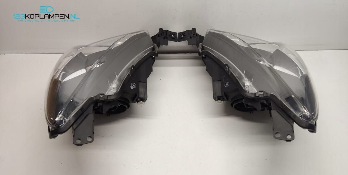 Mazda 2 koplamp links rechts, Auto-onderdelen, Verlichting, Ophalen, Gebruikt, -, -