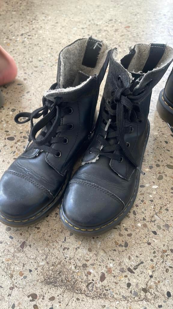 Dokter martens maat 34, Kinderen en Baby's, Kinderkleding | Schoenen en Sokken, Ophalen of Verzenden, Zo goed als nieuw, Meisje