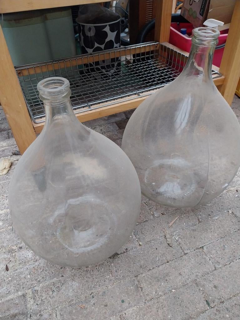 Grote glazen flessen / mandflessen (2 stuks), Ophalen of Verzenden