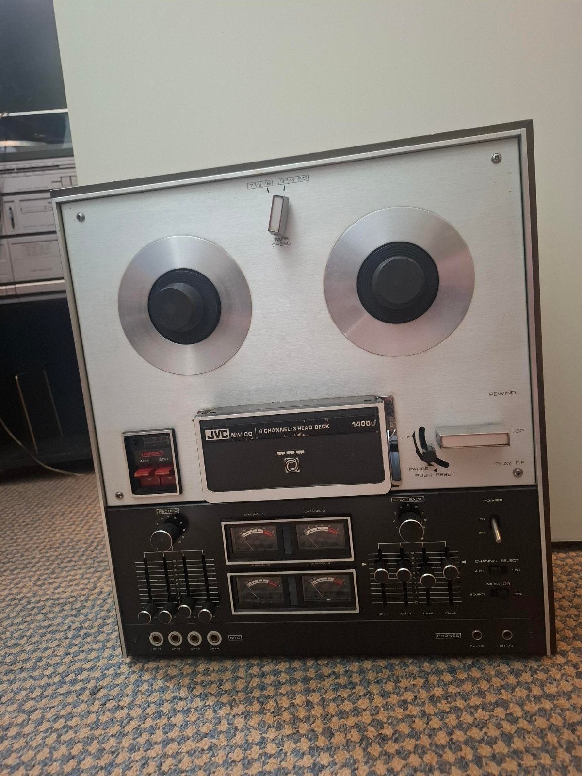 JVC Nivico 4-kanaals bandrecorder 1400U, Ophalen of Verzenden, Bandrecorder, Met stofkap