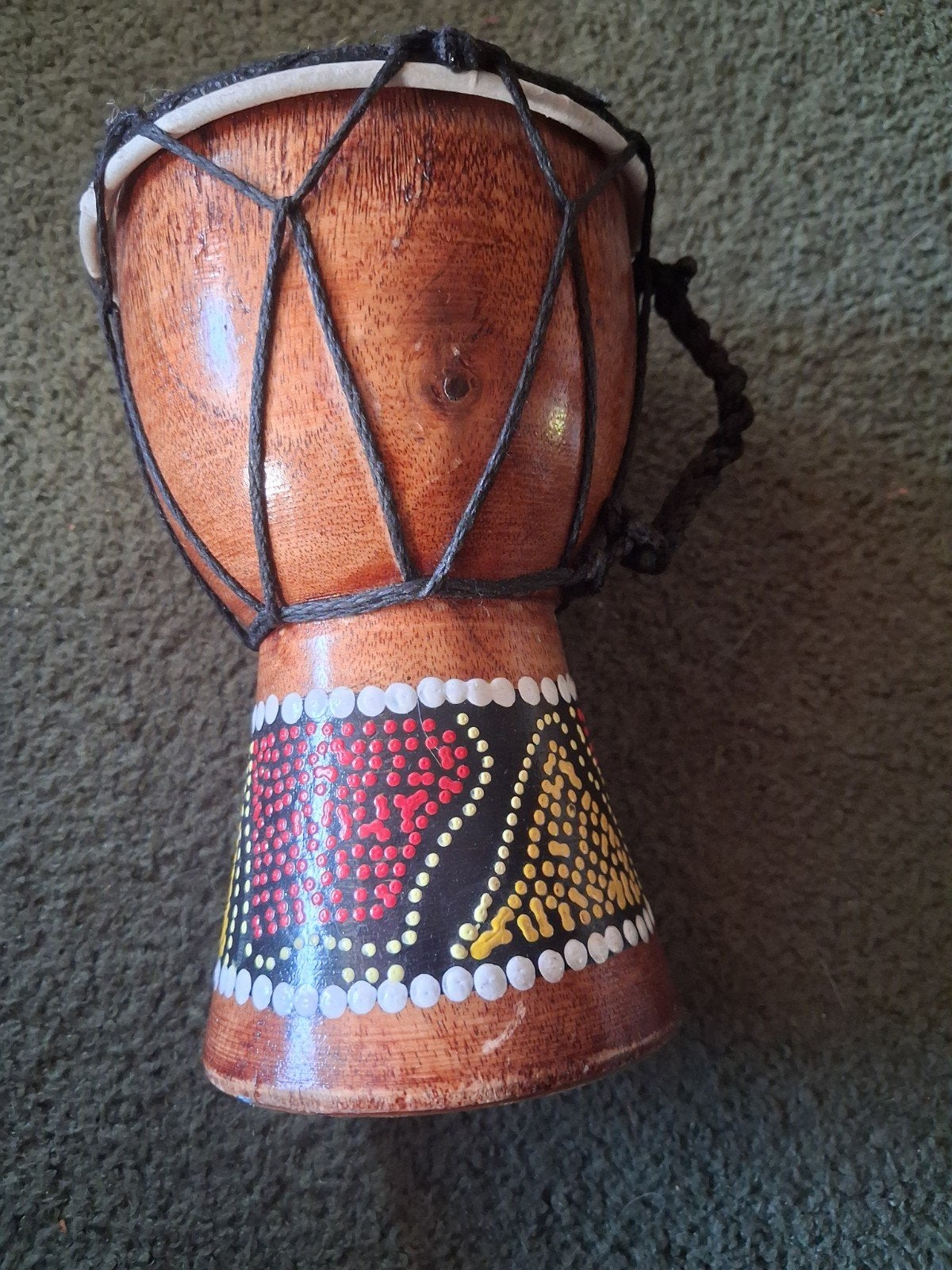 Kleine houten djembe met beschildering, Ophalen of Verzenden, Zo goed als nieuw, Trommel