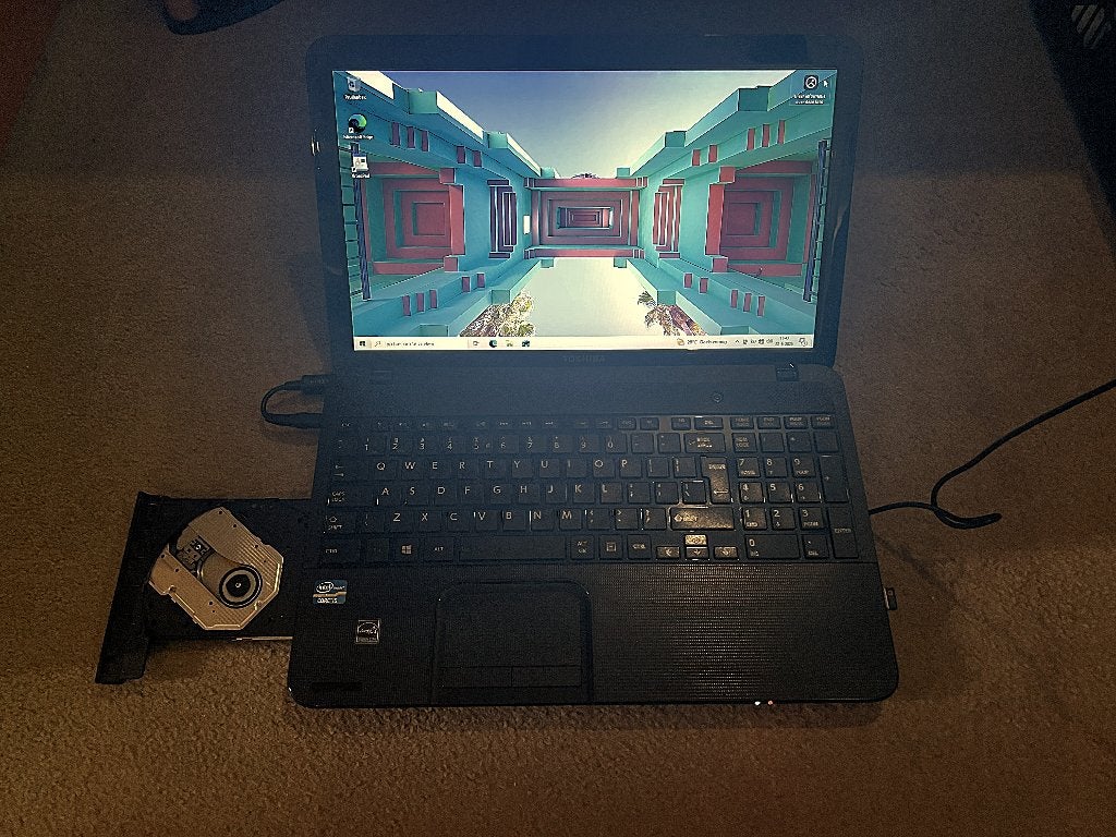 Laptop Toshiba satellite c855, Computers en Software, Windows Laptops, Gebruikt, 15 inch, HDD, 2 tot 3 Ghz, 8 GB, Qwerty, Met videokaart