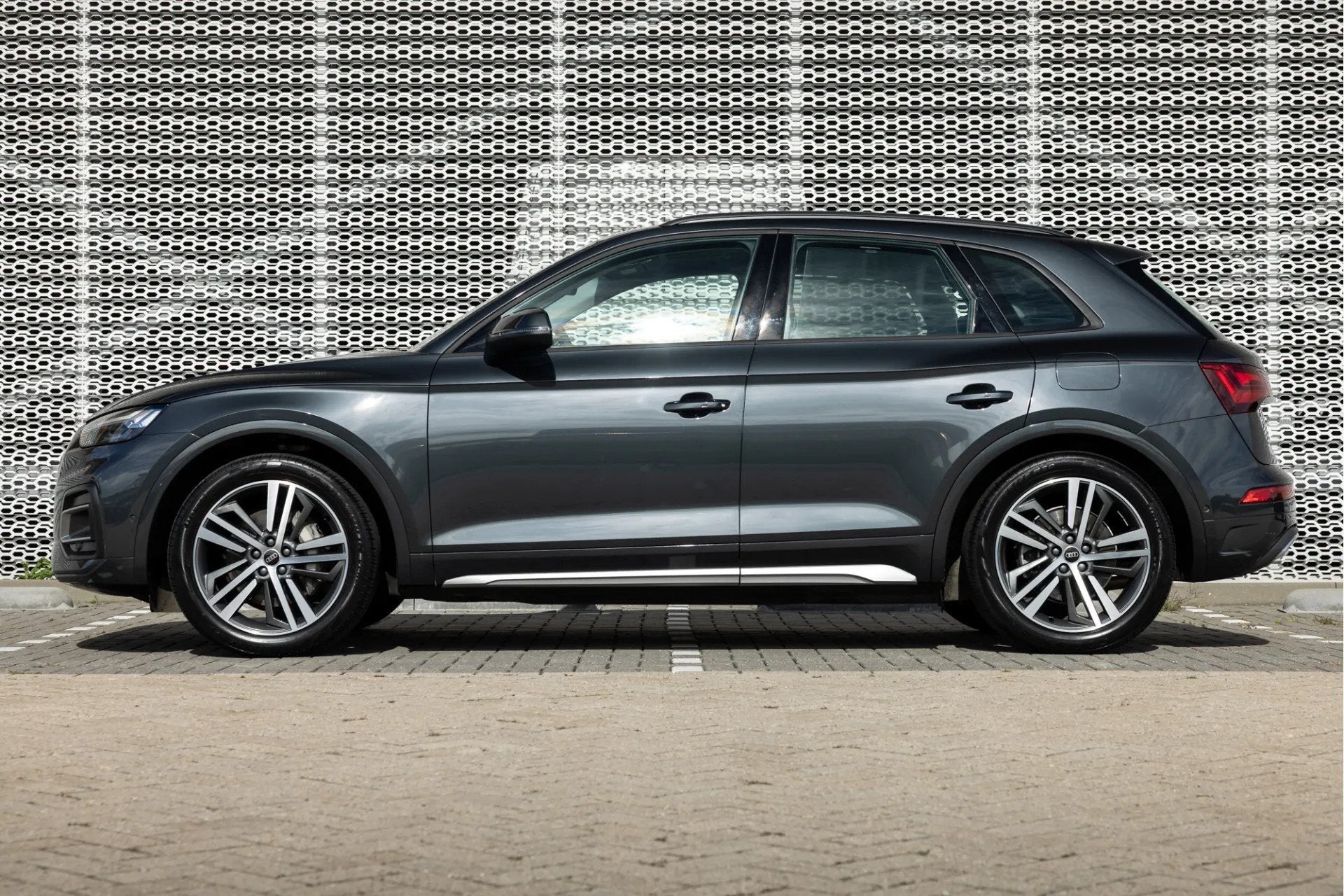 Audi Q5 50 TFSI e 299PK Advanced edition (bj 2024), Automaat, Gebruikt, Leder en Stof, Plug-in hybride