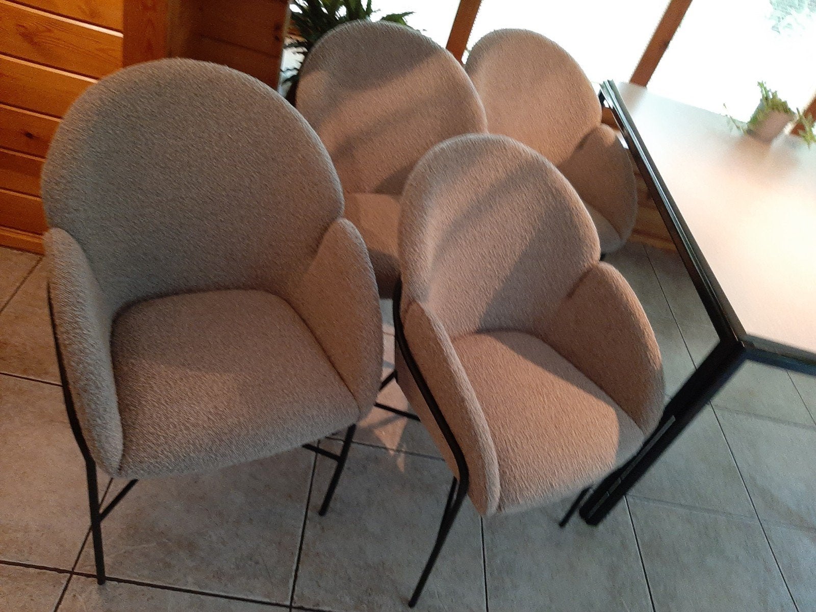 4 Argos 3807 Eettafelstoelen met Touch Toffee bekleding, Ophalen, Bruin, Zo goed als nieuw, Modern