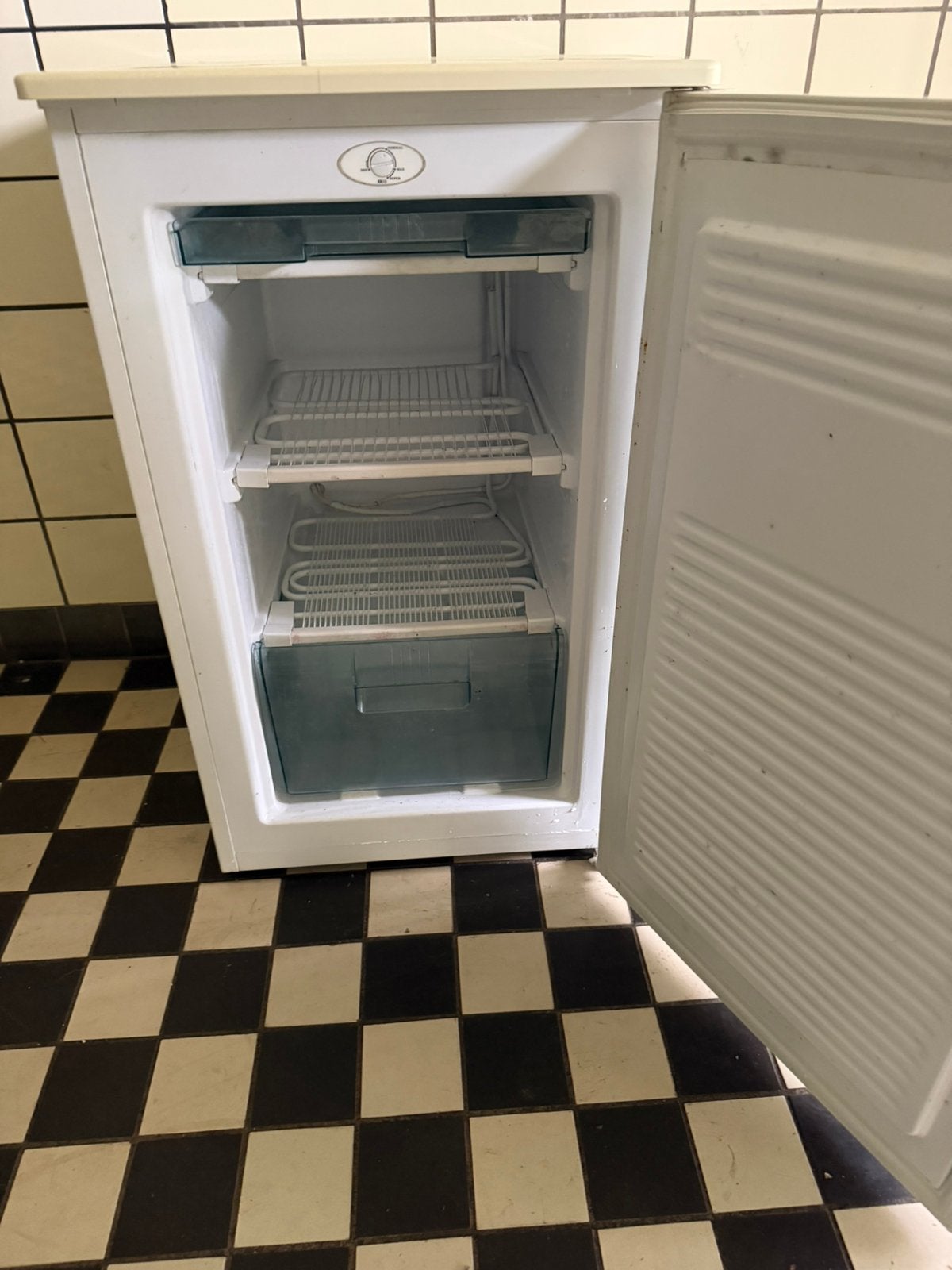 Goedwerkende Tafelmodel vriezer  VASTE PRIJS  40 EURO, Witgoed en Apparatuur, Ophalen of Verzenden, Zo goed als nieuw, Minder dan 60 cm