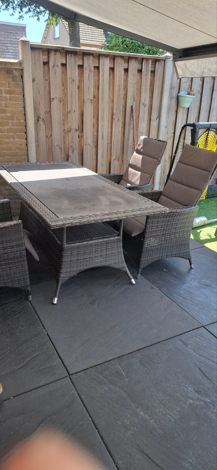 Tafel met 4 stoelen (2 beschadigd) - Gratis ophalen!, Ophalen, Gebruikt