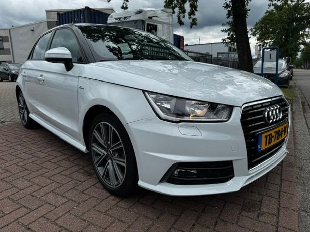Audi A1 Sportback 1.0 TFSI 5deurs Advance S-Line Airco,Cruis, Voorwielaandrijving, Start-stop-systeem, Stof, 4 stoelen