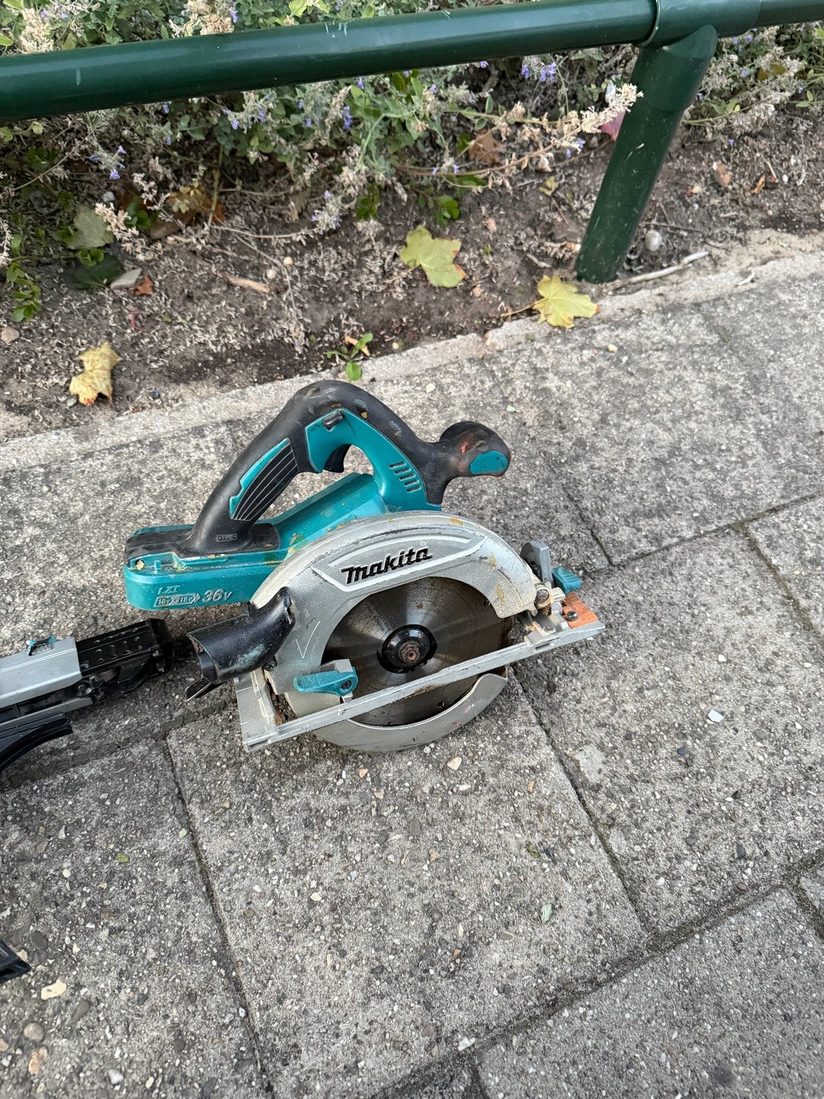Makita 36V (2x18V) Accu Cirkelzaag, Gebruikt, Cirkelzaag, 70 mm of meer, Ophalen of Verzenden