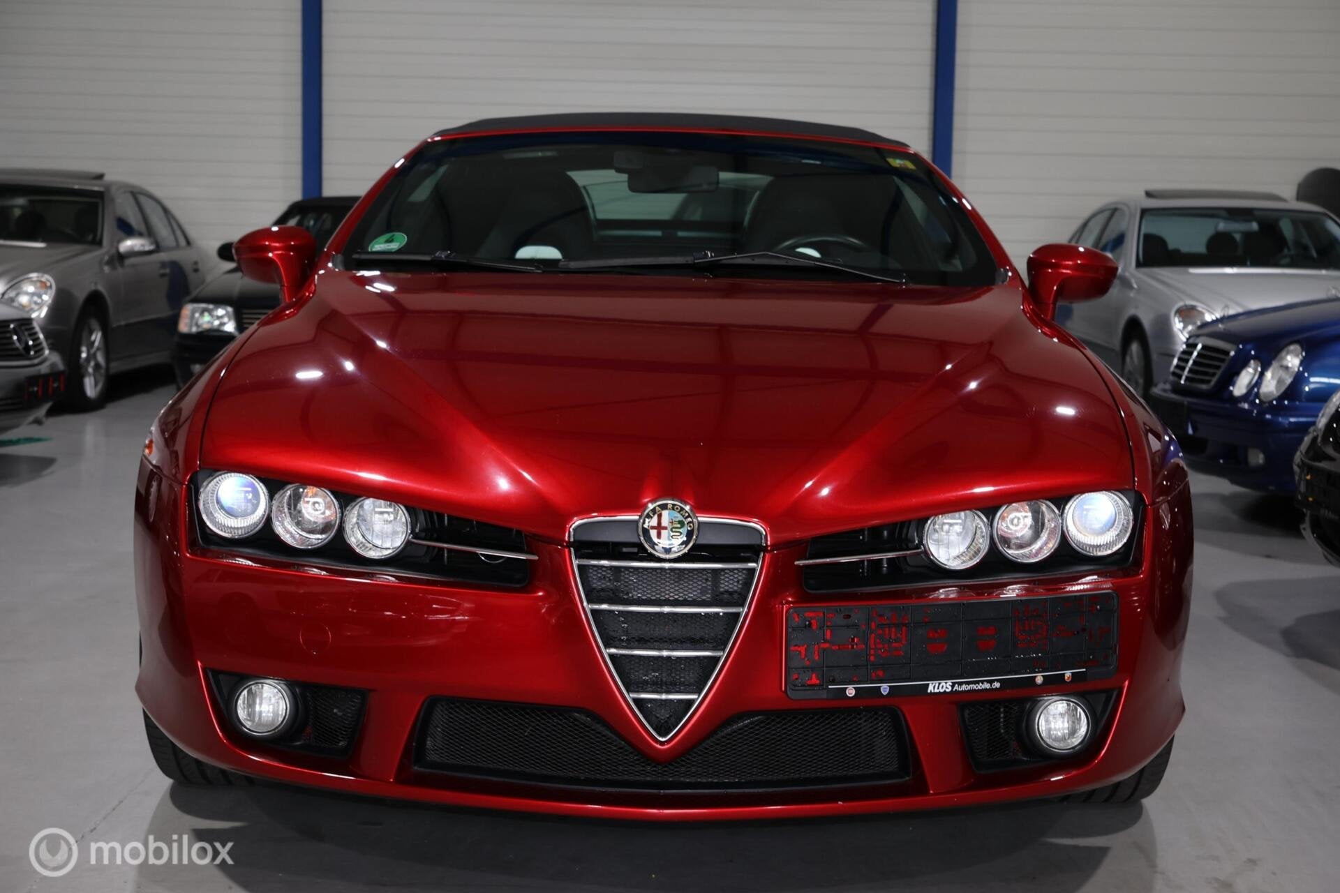 2010 Alfa Romeo Spider 1750 TBI | Rosso Competizione | 1 eig, Voorwielaandrijving, Gebruikt, Zwart, 4 cilinders