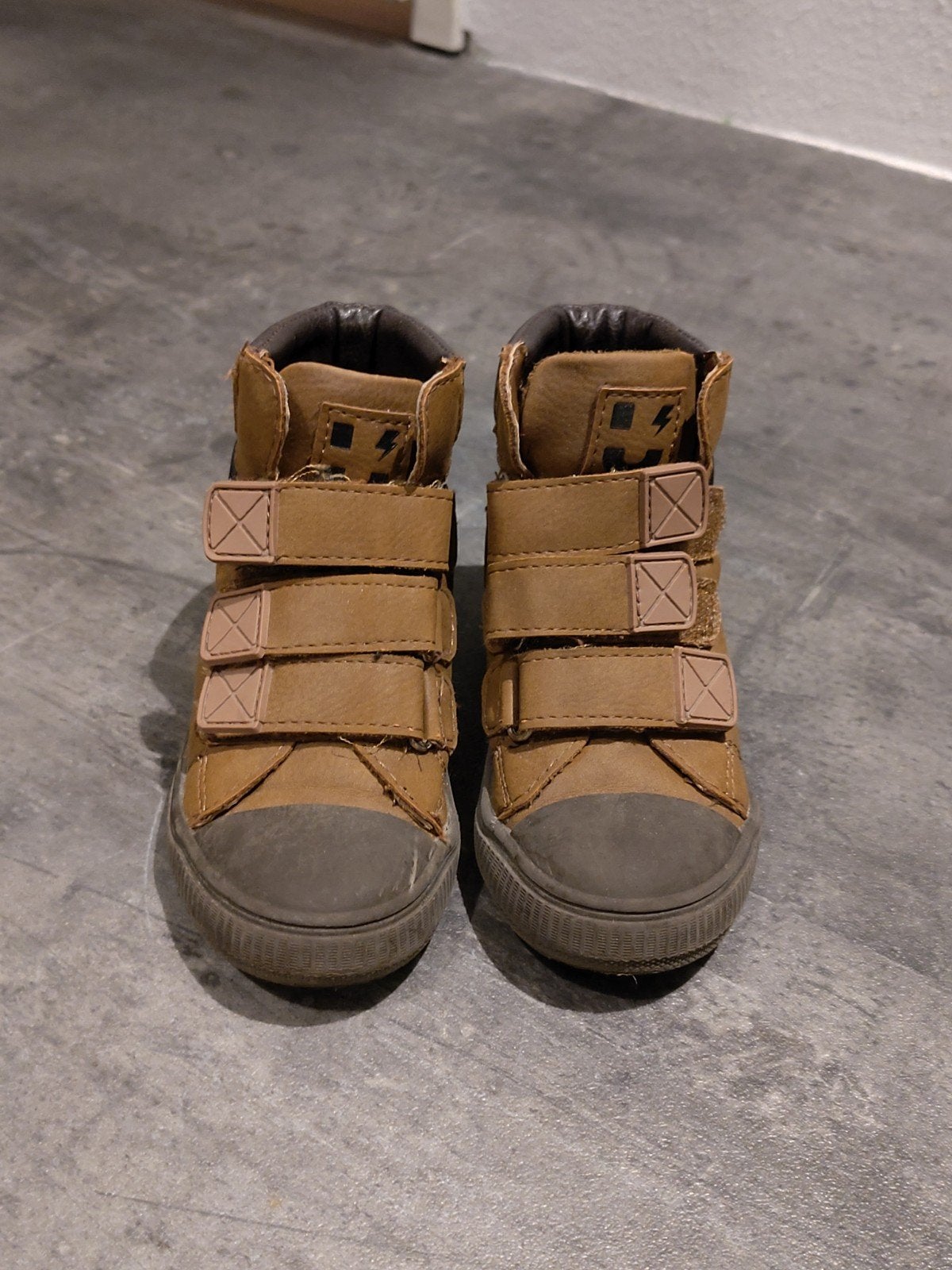 Zo goed als nieuwe schoenen maat 25 met klittenband, Schoenen, Ophalen of Verzenden, Zo goed als nieuw, Jongen