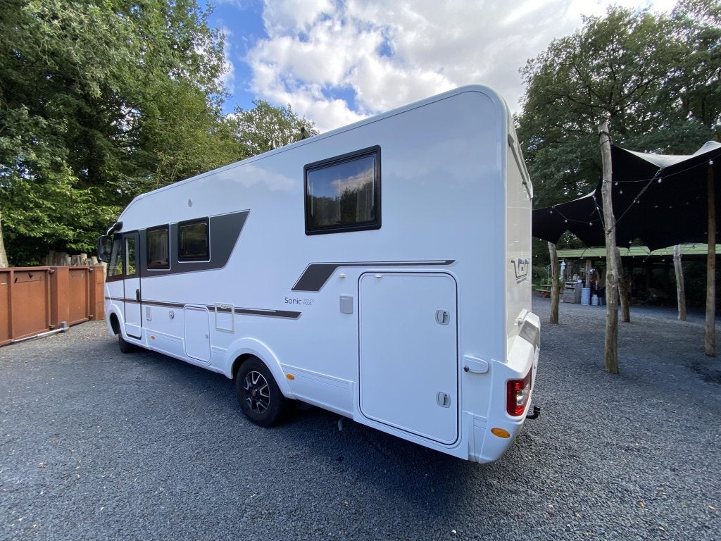 ADRIA Sonic Plus 700 DC Automaat 2x Airco Level Luchtvering, Caravans en Kamperen, Campers, Afzuigkap, Fiat, 7 tot 8 meter, Bedrijf