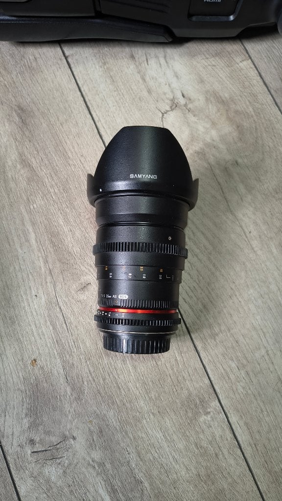 Samyang 35mm T1.5 VDSLR Cine Lens (EF Mount) - OPKNAPPER, Audio, Tv en Foto, Fotografie | Lenzen en Objectieven, Niet werkend
