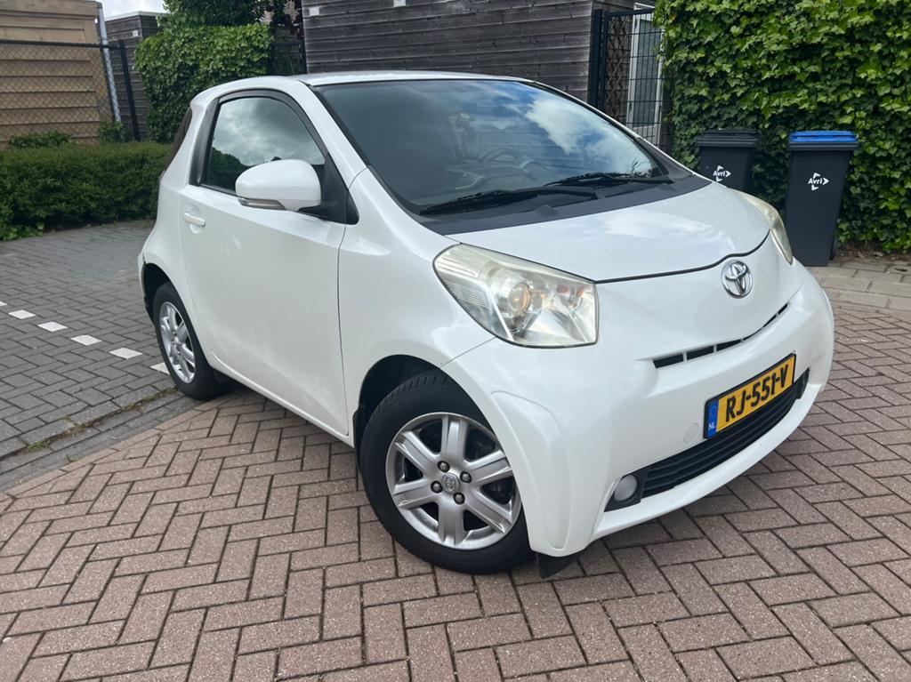 Toyota IQ 2011 airco, cruise control camera, Auto's, Wit, Handgeschakeld, Onderhoudsboekje, Coupé