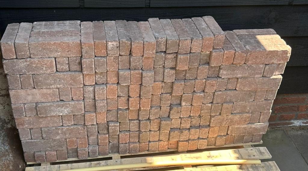 Gratis 210  nieuwe straatstenen, Ophalen, Nieuw, Beton, Klinkers
