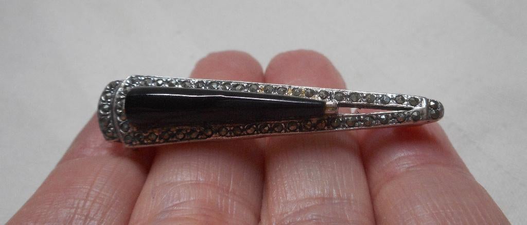 Zilveren antieke broche met onyx en markasiet nr.1750