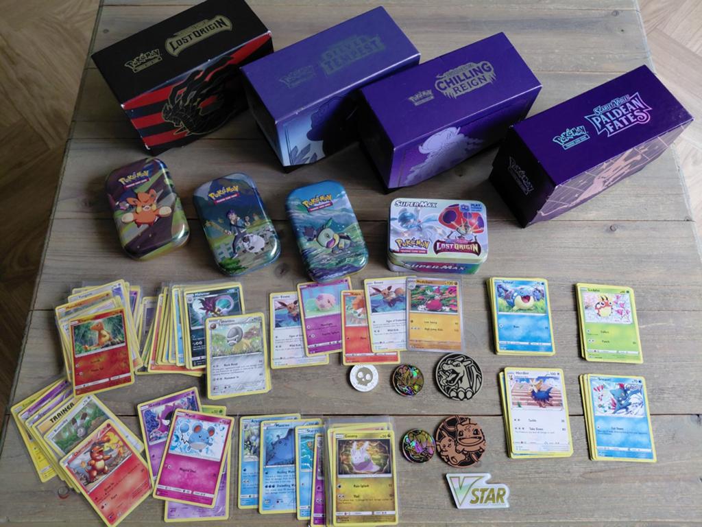 Grote Pokémon Kaartencollectie met Accessoires, Ophalen of Verzenden, Gebruikt, Meerdere kaarten