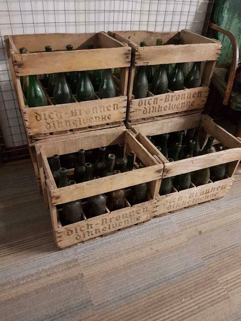 Oude houten krat, flessenkrat met 12 wijnflessen🍷, Ophalen
