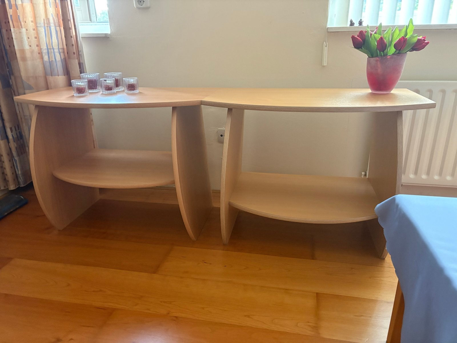 Twee Houten bijzettafels met opbergruimte, Ophalen, Gebruikt, 75 cm of meer, Overige vormen