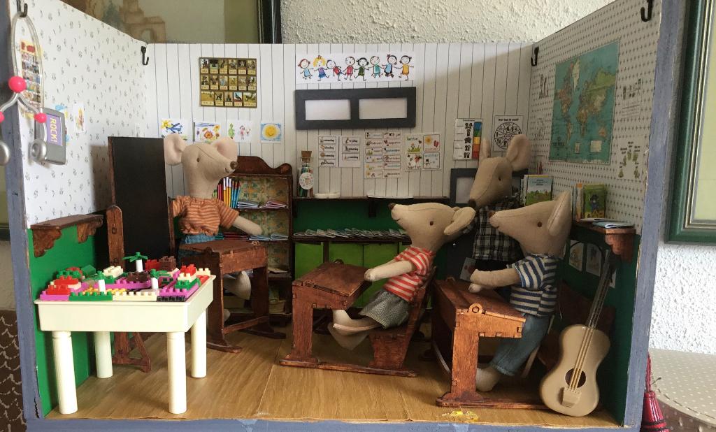 Poppenhuis miniaturen schoolklasje, Ophalen of Verzenden, Nieuw, Poppenhuis