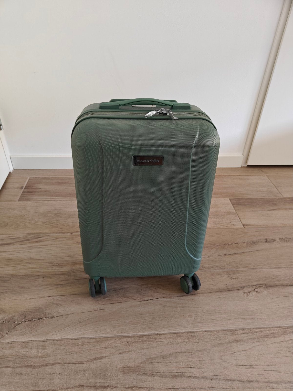 Reiskoffer Carry On, Ophalen, Uitschuifbare handgreep, Gebruikt, Hard kunststof